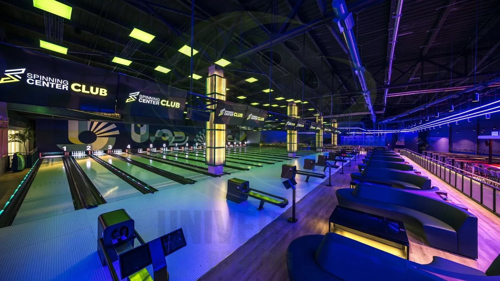Pistas de bowling Brunswick instaladas en Spinning Center Club, Barranquilla, Colombia